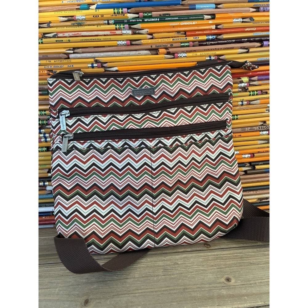 Baggallini Chevron Printed Crossbody Bag Medium Womens Chic Colorful